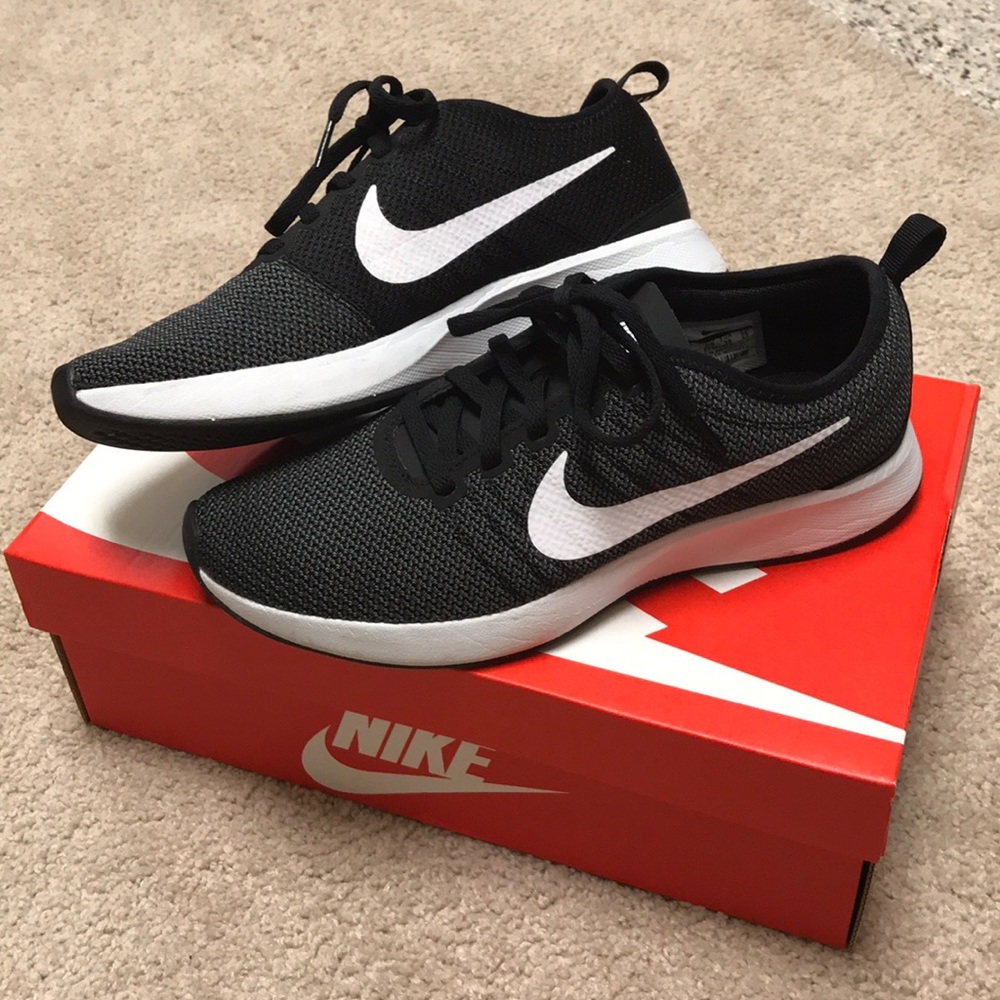 Nike Dualtone Racer Tennis Shoe